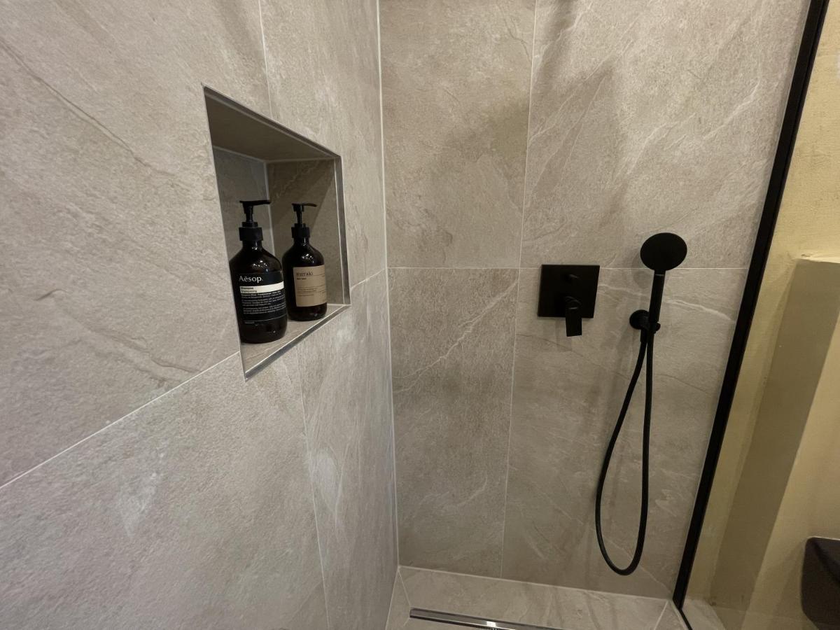 Cozy Apartment Matijas With Private Parking And Terrace スプリト エクステリア 写真