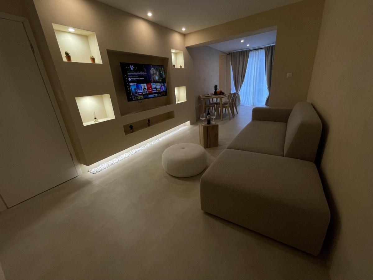 Cozy Apartment Matijas With Private Parking And Terrace スプリト エクステリア 写真