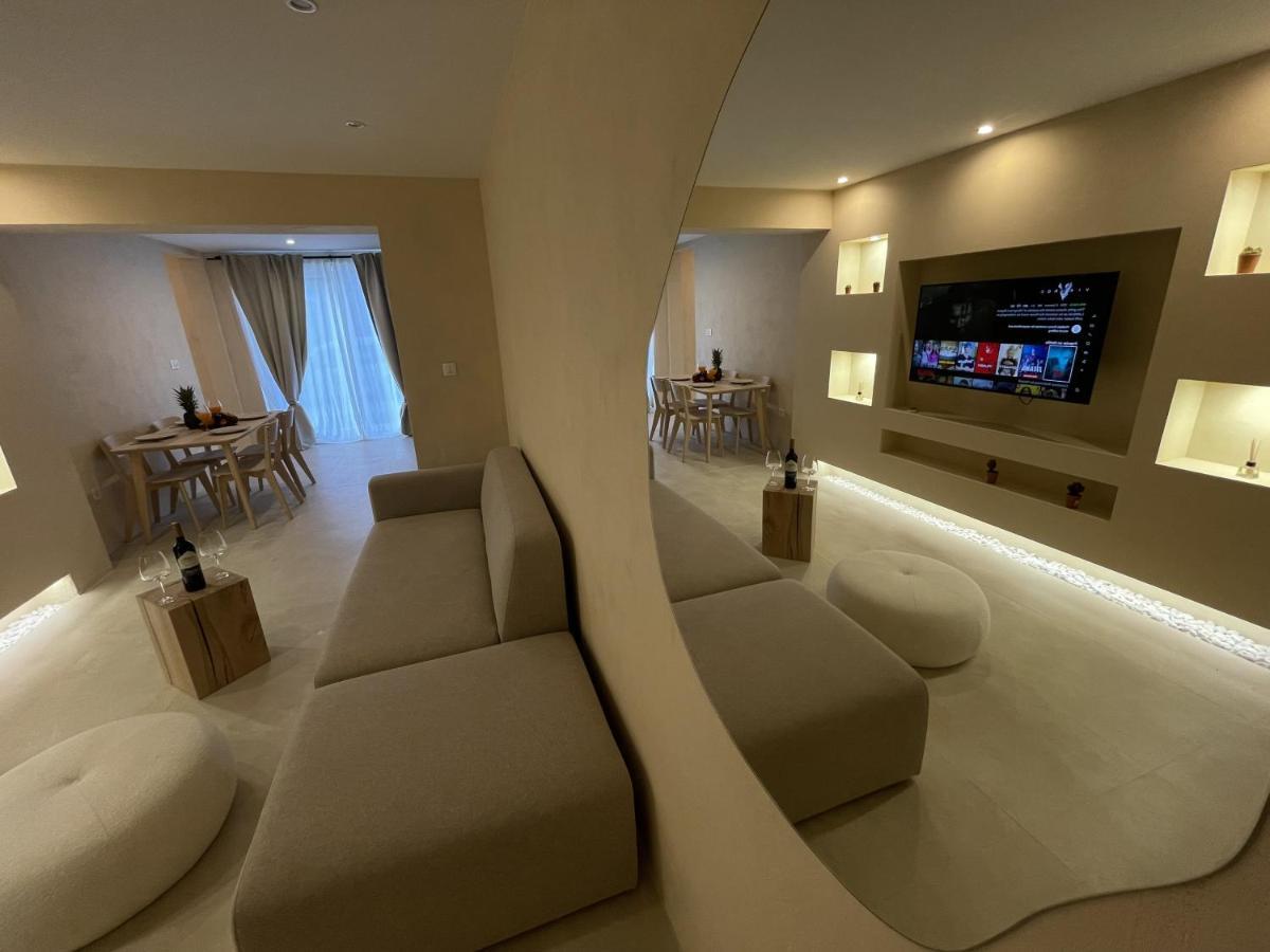 Cozy Apartment Matijas With Private Parking And Terrace スプリト エクステリア 写真