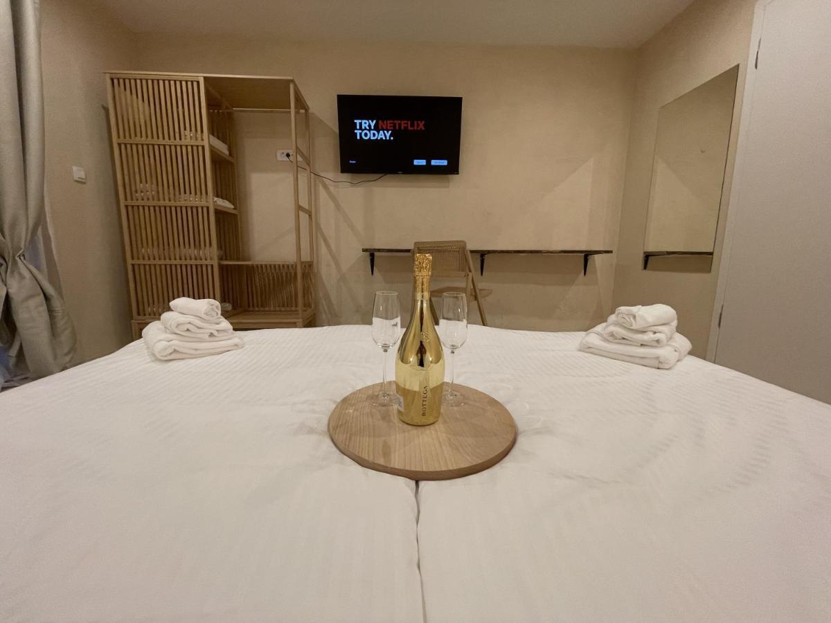 Cozy Apartment Matijas With Private Parking And Terrace スプリト エクステリア 写真